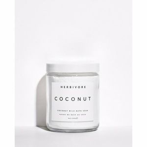New Herbivore Botanicals Coconut Bath Soak Essential